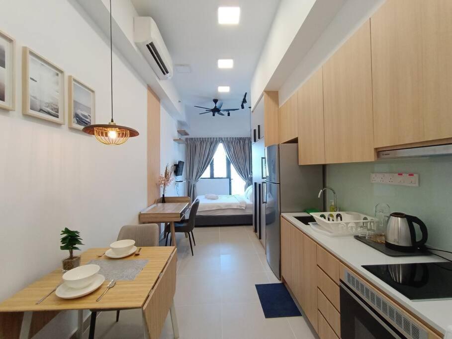 Cl 29A Insta Klcc View & Infinity Pool Apartment Kuala Lumpur Luaran gambar