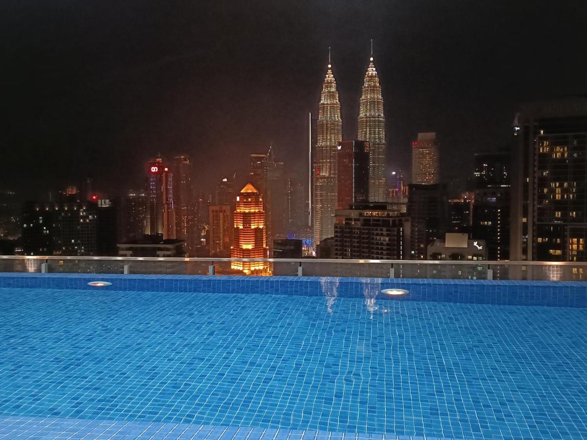 Cl 29A Insta Klcc View & Infinity Pool Apartment Kuala Lumpur Luaran gambar