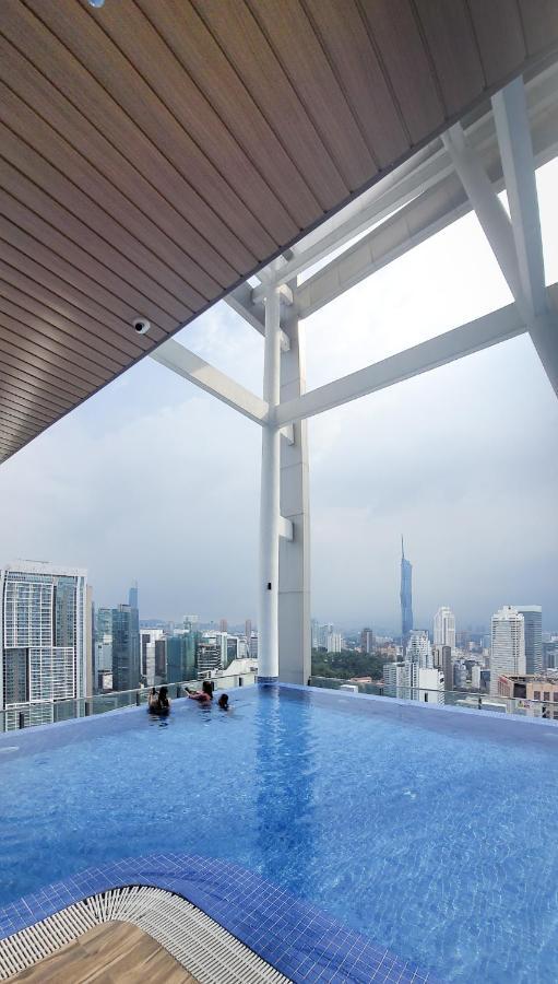 Cl 29A Insta Klcc View & Infinity Pool Apartment Kuala Lumpur Luaran gambar