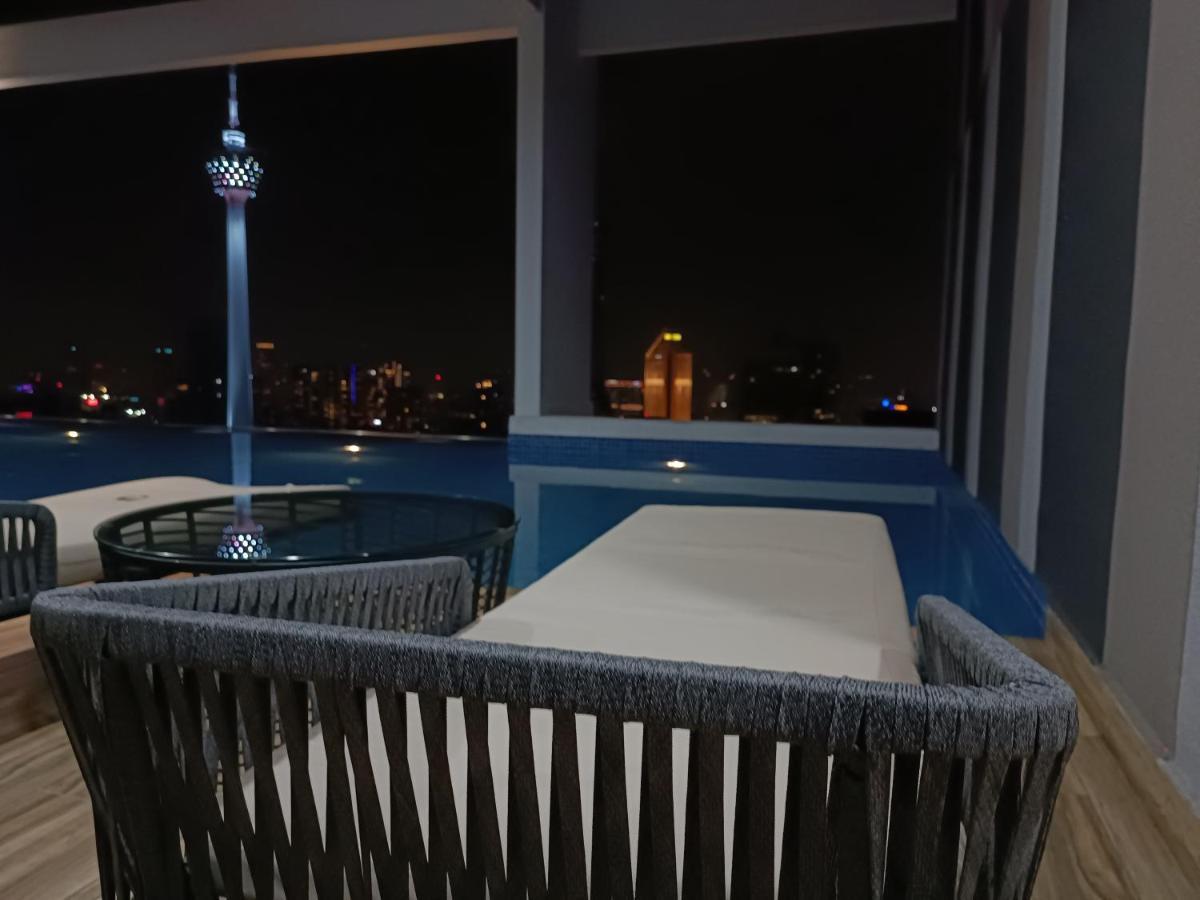 Cl 29A Insta Klcc View & Infinity Pool Apartment Kuala Lumpur Luaran gambar